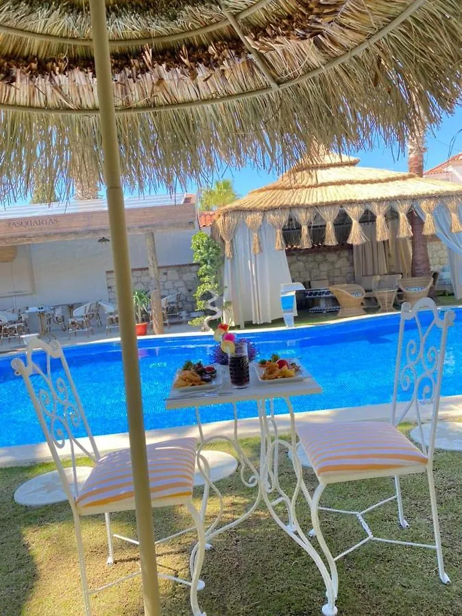 Tasquartas Otel Alacati Hotel